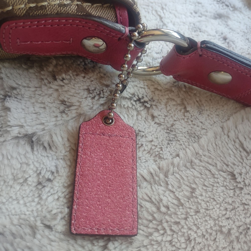 Stylish Tan and Pink Women's Coach Bag - Picture 12 of 16